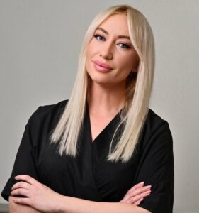 Specialist manichiura